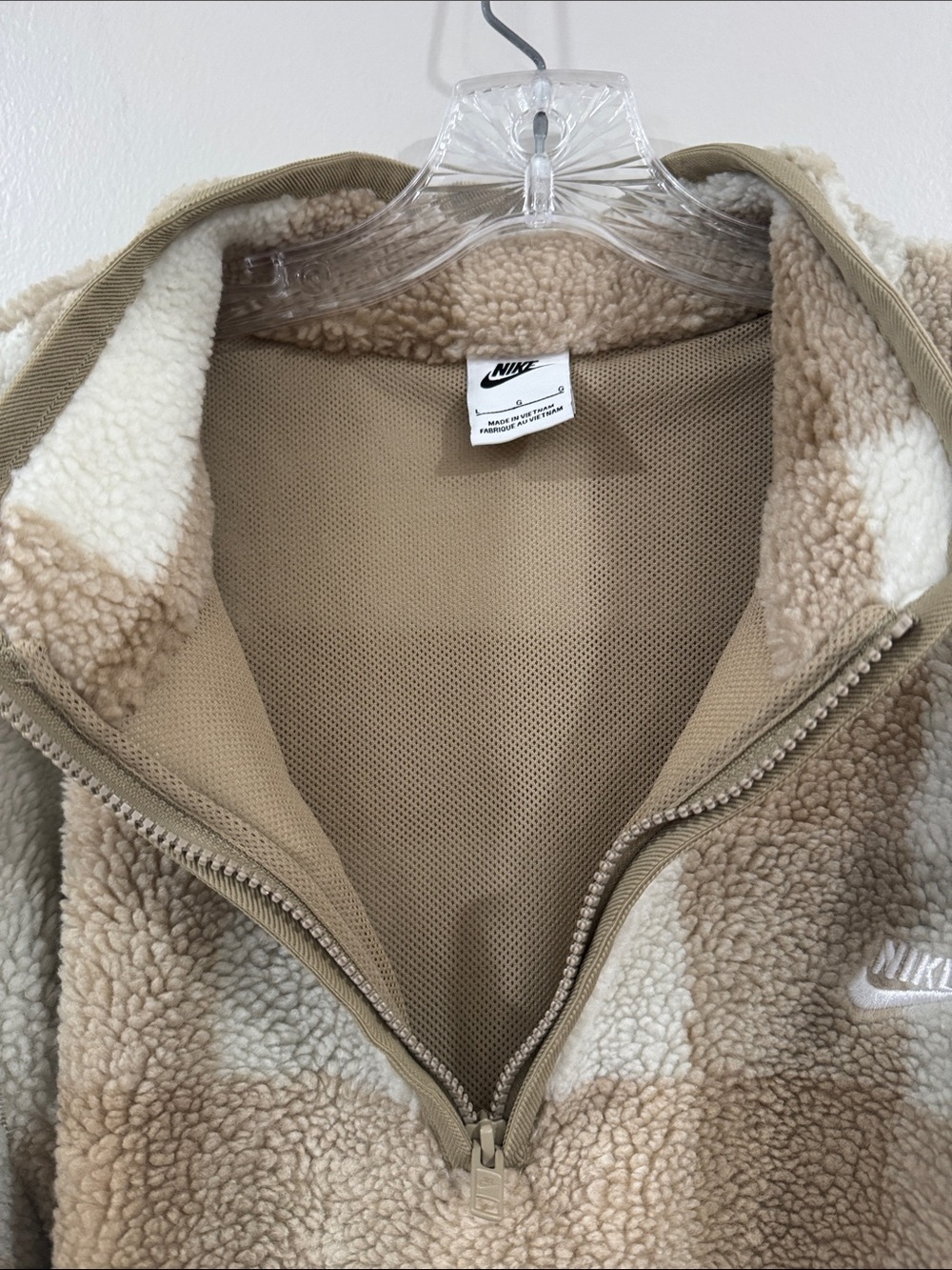 Nike Men’s Beige & Cream checkered Sherpa Half-Zip Pullover fleece jacket - Picture 6 of 6